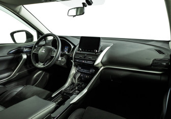 Подержанный автомобиль Mitsubishi Eclipse Cross 2021 года (9 фото)