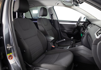 Подержанный автомобиль Skoda Octavia Liftback 2014 года (18 фото)