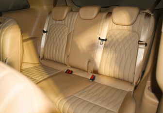 Подержанный автомобиль Voyah Dream 2023 года (12 фото)