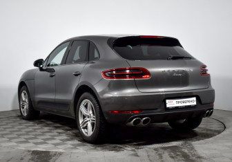Подержанный автомобиль Porsche Macan 2015 года (7 фото)