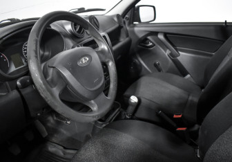 Подержанный автомобиль LADA (ВАЗ) Granta Sedan 2013 года (9 фото)