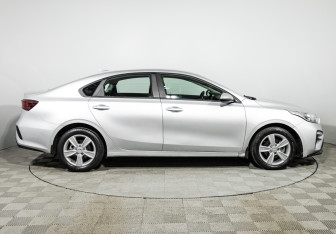 Подержанный автомобиль Kia Cerato Sedan 2019 года (4 фото)