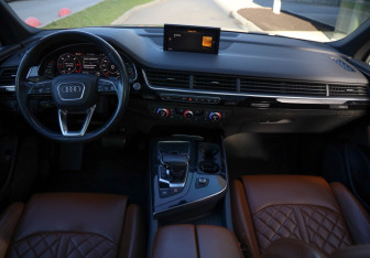 Подержанный автомобиль Audi Q7 2018 года (8 фото)