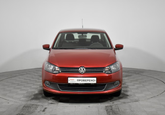 Подержанный автомобиль Volkswagen Polo Sedan 2012 года (2 фото)