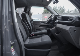 Подержанный автомобиль Volkswagen Caravelle 2020 года (21 фото)