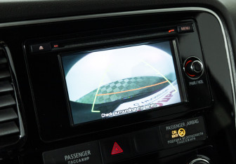 Подержанный автомобиль Mitsubishi Outlander 2016 года (16 фото)