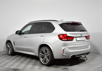 Подержанный автомобиль BMW X5 2015 года (7 фото)