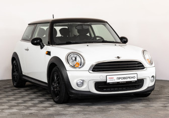 Подержанный автомобиль MINI Hatch 2011 года (3 фото)