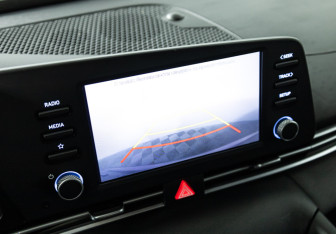 Подержанный автомобиль Hyundai Elantra Sedan 2021 года (14 фото)