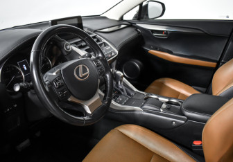 Подержанный автомобиль Lexus NX 2018 года (9 фото)