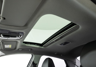 Подержанный автомобиль Hyundai Elantra Sedan 2022 года (18 фото)