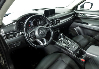 Подержанный автомобиль Mazda CX-5 2018 года (11 фото)