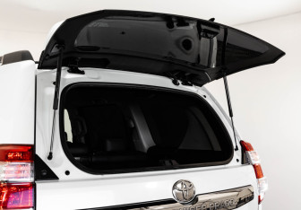 Подержанный автомобиль Toyota Land Cruiser Prado 2016 года (26 фото)