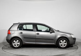Подержанный автомобиль Volkswagen Golf Hatchback 2007 года (4 фото)