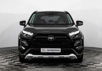 Подержанный автомобиль Toyota RAV4 2023 года (4 фото)