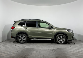 Подержанный автомобиль Subaru Forester Suv 2019 года (4 фото)
