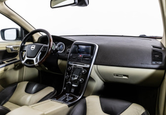 Подержанный автомобиль Volvo XC60 2012 года (9 фото)