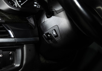 Подержанный автомобиль BMW X5 2015 года (21 фото)