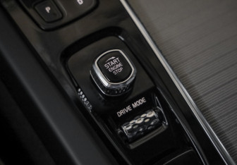 Подержанный автомобиль Volvo XC60 2019 года (25 фото)