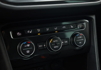Подержанный автомобиль Volkswagen Tiguan 2018 года (18 фото)