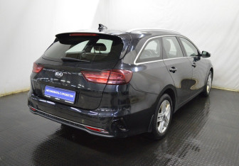 Подержанный автомобиль Kia Ceed Wagon 2019 года (5 фото)