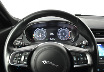 Подержанный автомобиль Jaguar E-Pace 2019 года (14 фото)