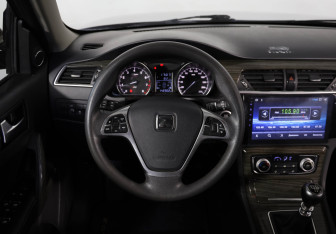 Подержанный автомобиль Zotye T600 2017 года (10 фото)