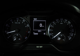 Подержанный автомобиль Skoda Octavia Liftback 2016 года (12 фото)