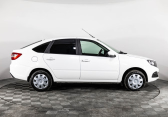 Подержанный автомобиль LADA (ВАЗ) Granta Liftback 2023 года (4 фото)