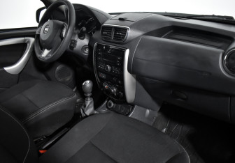Подержанный автомобиль Nissan Terrano 2020 года (13 фото)