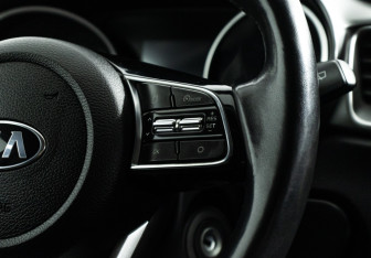 Подержанный автомобиль Kia Ceed Wagon 2019 года (17 фото)