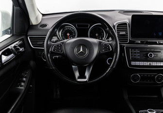 Подержанный автомобиль Mercedes-Benz GLE 2016 года (13 фото)
