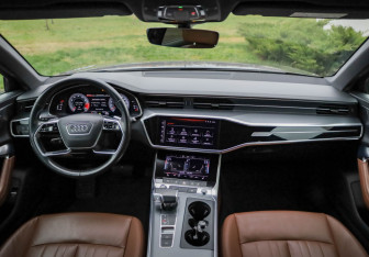 Подержанный автомобиль Audi A6 Sedan 2021 года (11 фото)