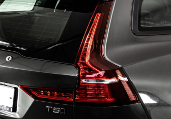 Подержанный автомобиль Volvo V60 Cross Country 2020 года (8 фото)
