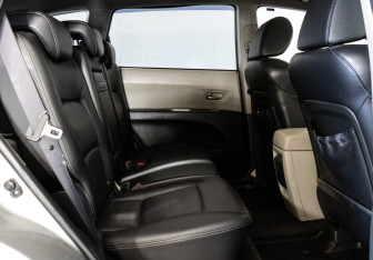 Подержанный автомобиль Subaru Tribeca 2007 года (21 фото)