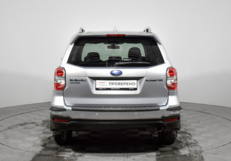 Подержанный автомобиль Subaru Forester Suv 2015 года (6 фото)