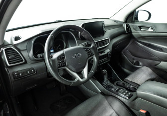 Подержанный автомобиль Hyundai Tucson 2019 года (11 фото)