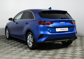 Подержанный автомобиль Kia Ceed Hatchback 2022 года (7 фото)