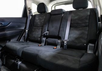 Подержанный автомобиль Nissan X-Trail 2017 года (18 фото)