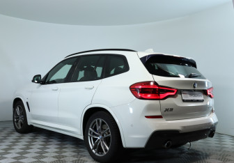 Подержанный автомобиль BMW X3 2019 года (8 фото)
