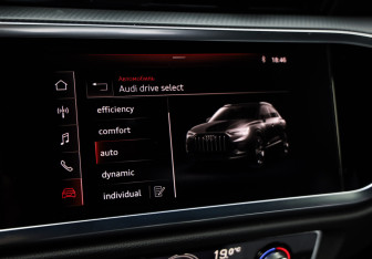 Подержанный автомобиль Audi Q3 2020 года (17 фото)