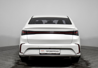 Подержанный автомобиль BAIC U5 Plus 2023 года (6 фото)