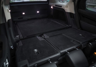 Подержанный автомобиль Land Rover Discovery 2019 года (31 фото)