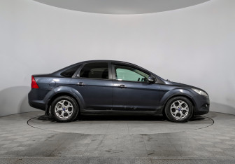 Подержанный автомобиль Ford Focus Sedan 2008 года (4 фото)