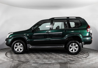 Подержанный автомобиль Toyota Land Cruiser Prado 2003 года (8 фото)