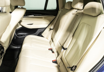 Подержанный автомобиль BMW X3 2020 года (10 фото)