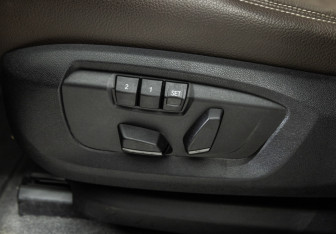 Подержанный автомобиль BMW X5 2015 года (15 фото)