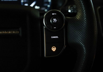 Подержанный автомобиль Land Rover Range Rover Sport 2015 года (11 фото)