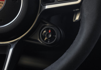 Подержанный автомобиль Porsche Cayenne 2019 года (15 фото)