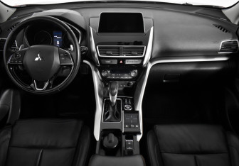Подержанный автомобиль Mitsubishi Eclipse Cross 2019 года (16 фото)
